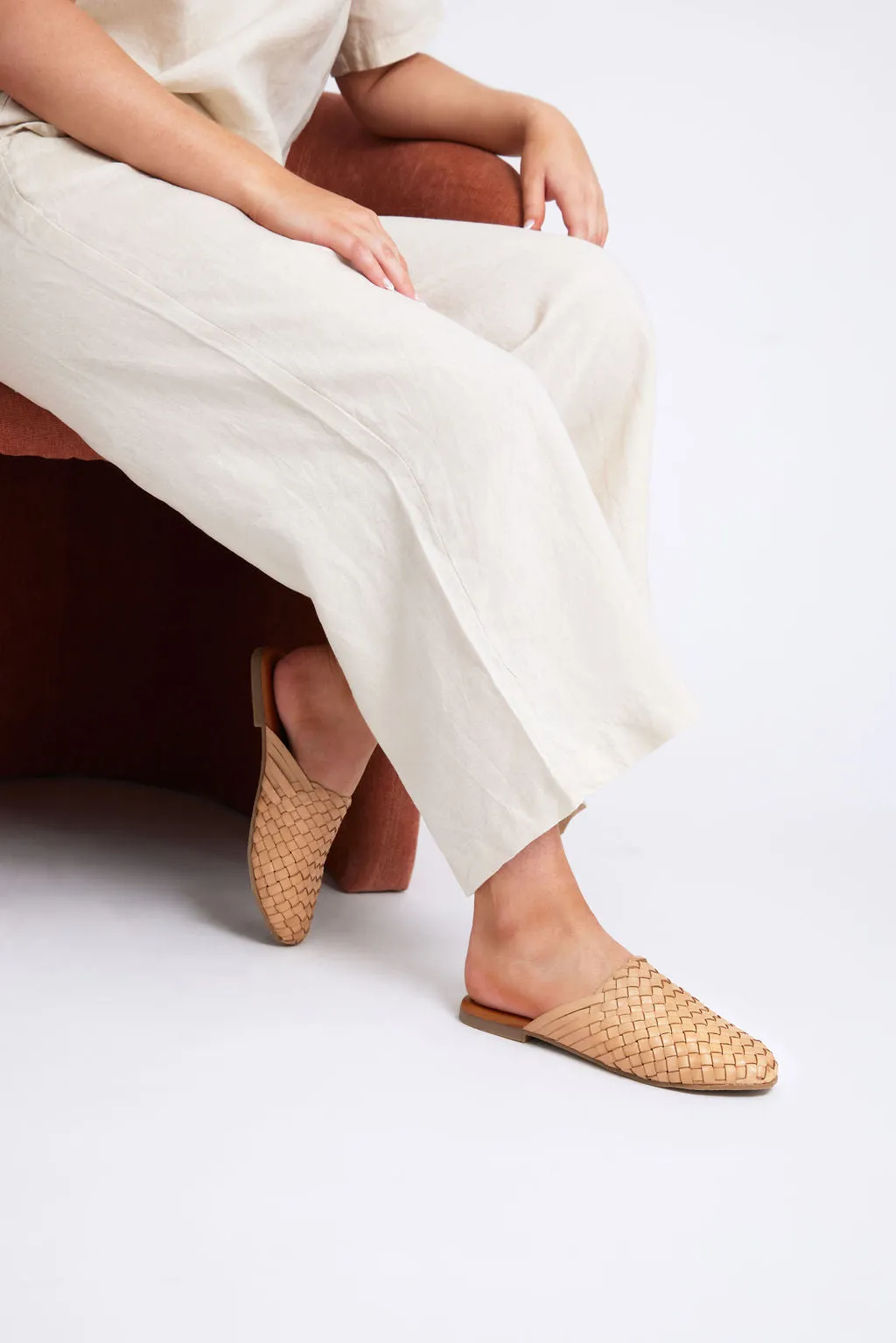 BARLAND - NATURAL squash player shoes Lace Up Closure Design