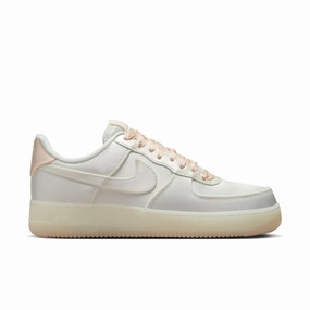solo runs CloudTec Womens Nike Air Force 1 '07 LV8 'Sail/Safety Orange'